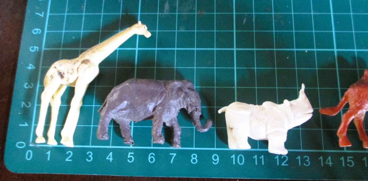 Lot of Vtg Plastic Farm Safari Zoo Animals. Scale as per photo.