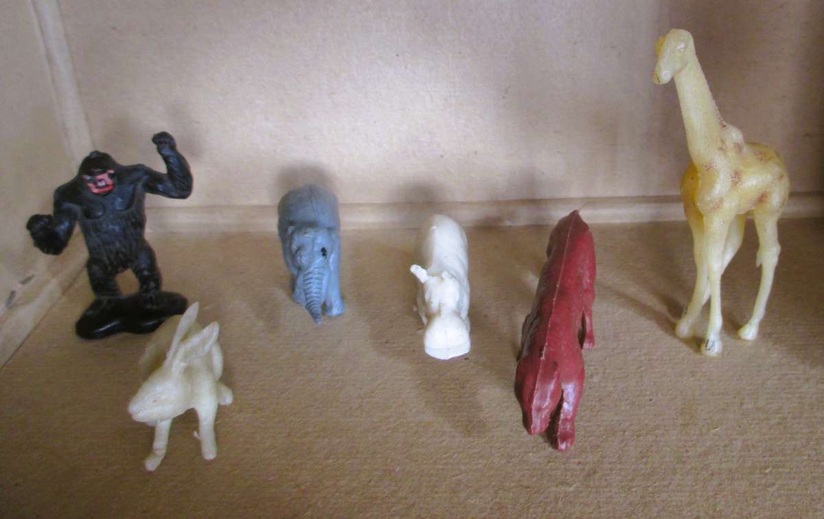 Lot of Vtg Plastic Farm Safari Zoo Animals. Scale as per photo.
