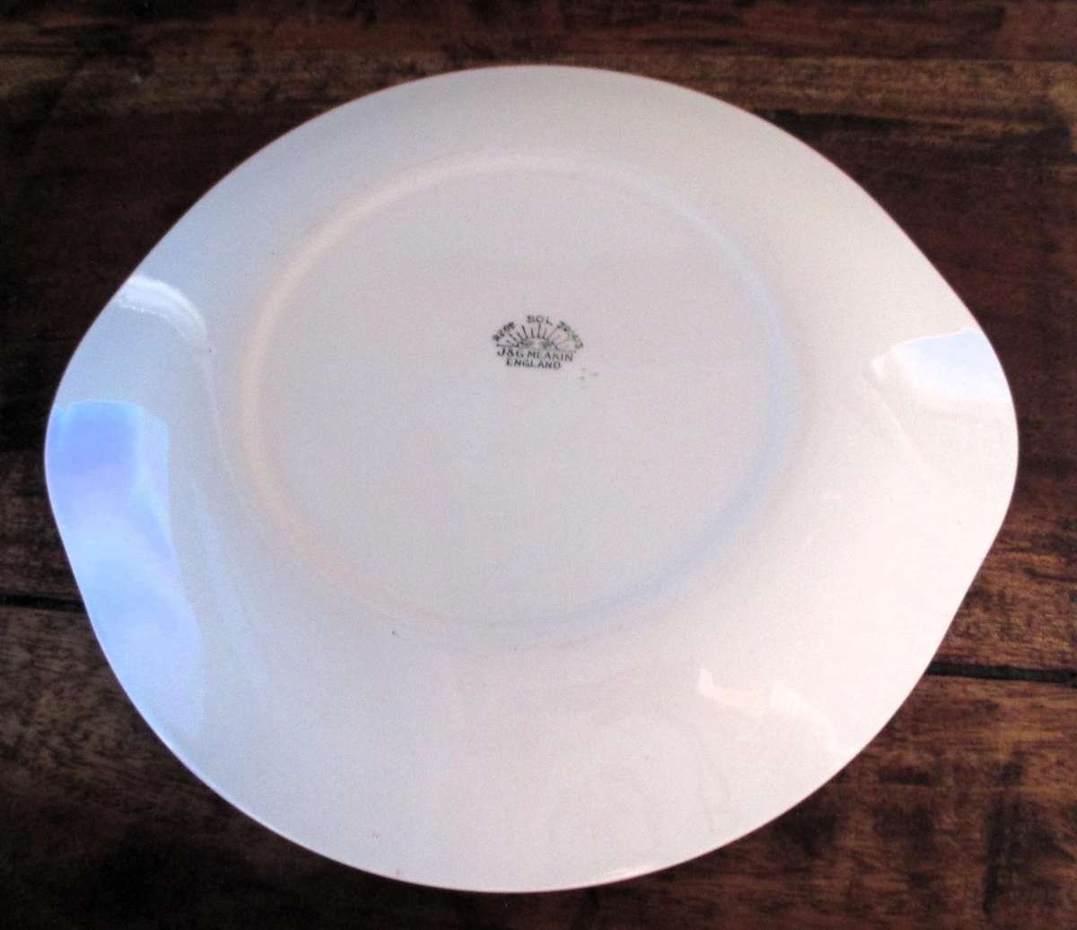 Vintage Meakin Daisy Cake Server Plate. 26cm diameter. Lovely