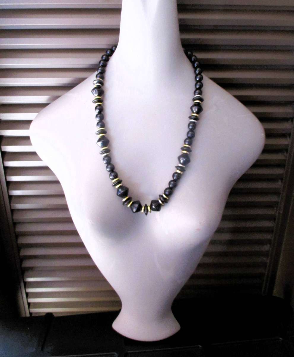 Vintage Black & Gold Chunky Lucite Necklace. 62cm.