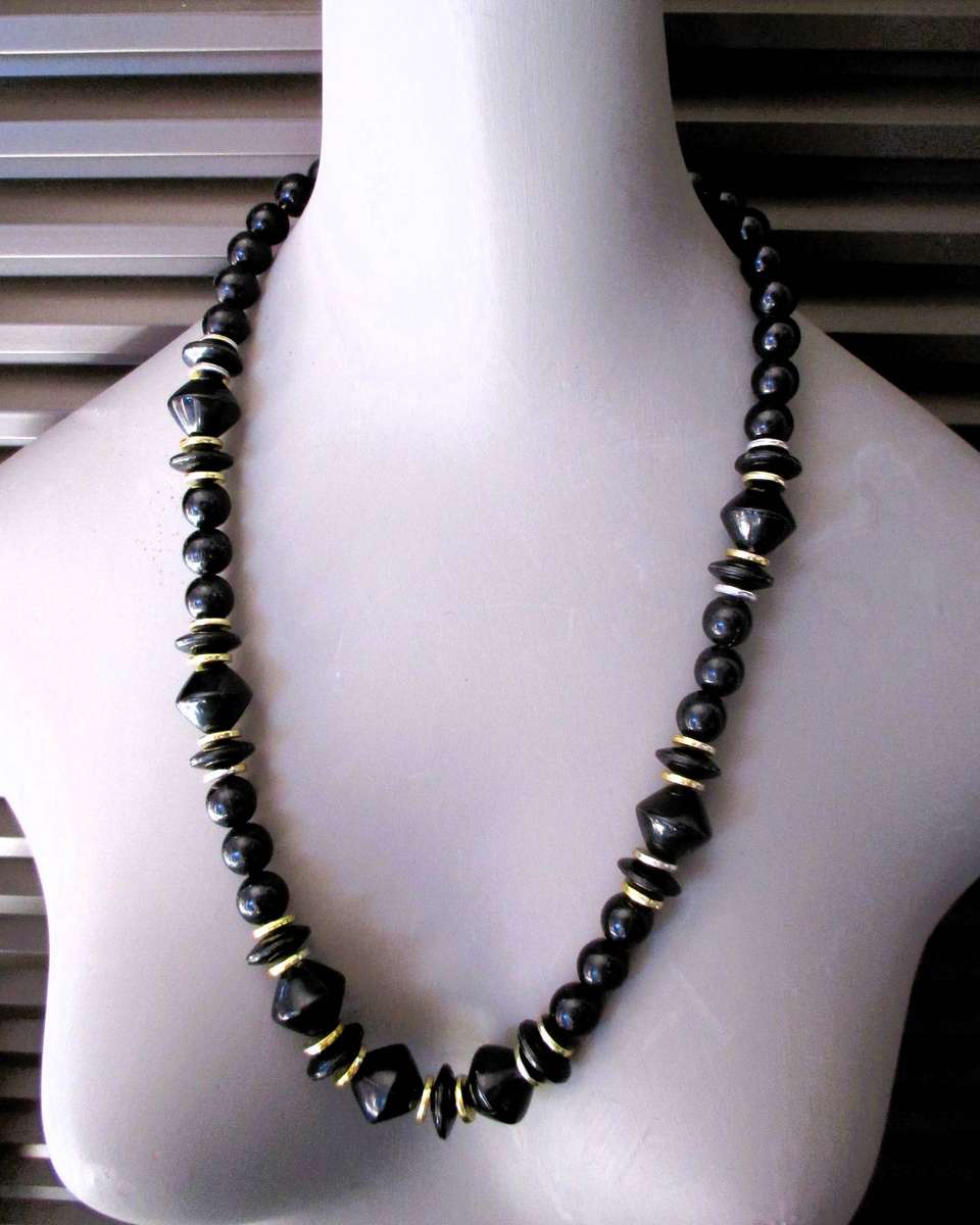 Vintage Black & Gold Chunky Lucite Necklace. 62cm.
