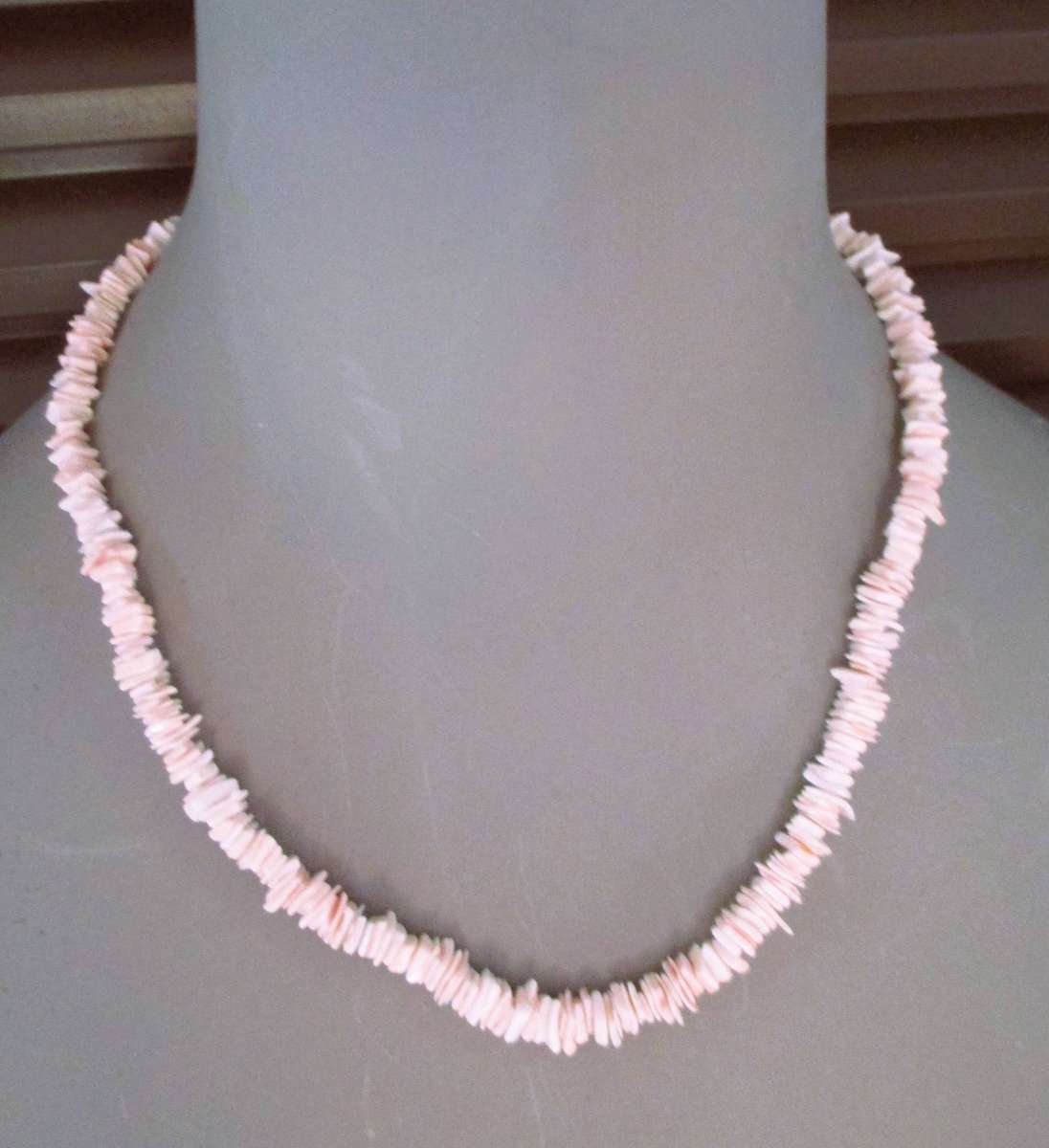 Vintage very light pink Coral Chip Bead Necklace 40cm