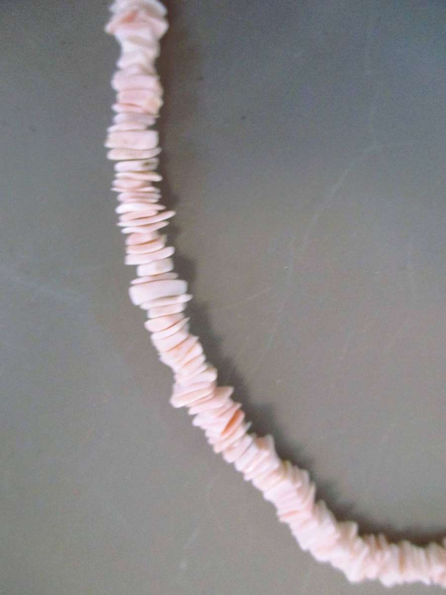 Vintage very light pink Coral Chip Bead Necklace 40cm