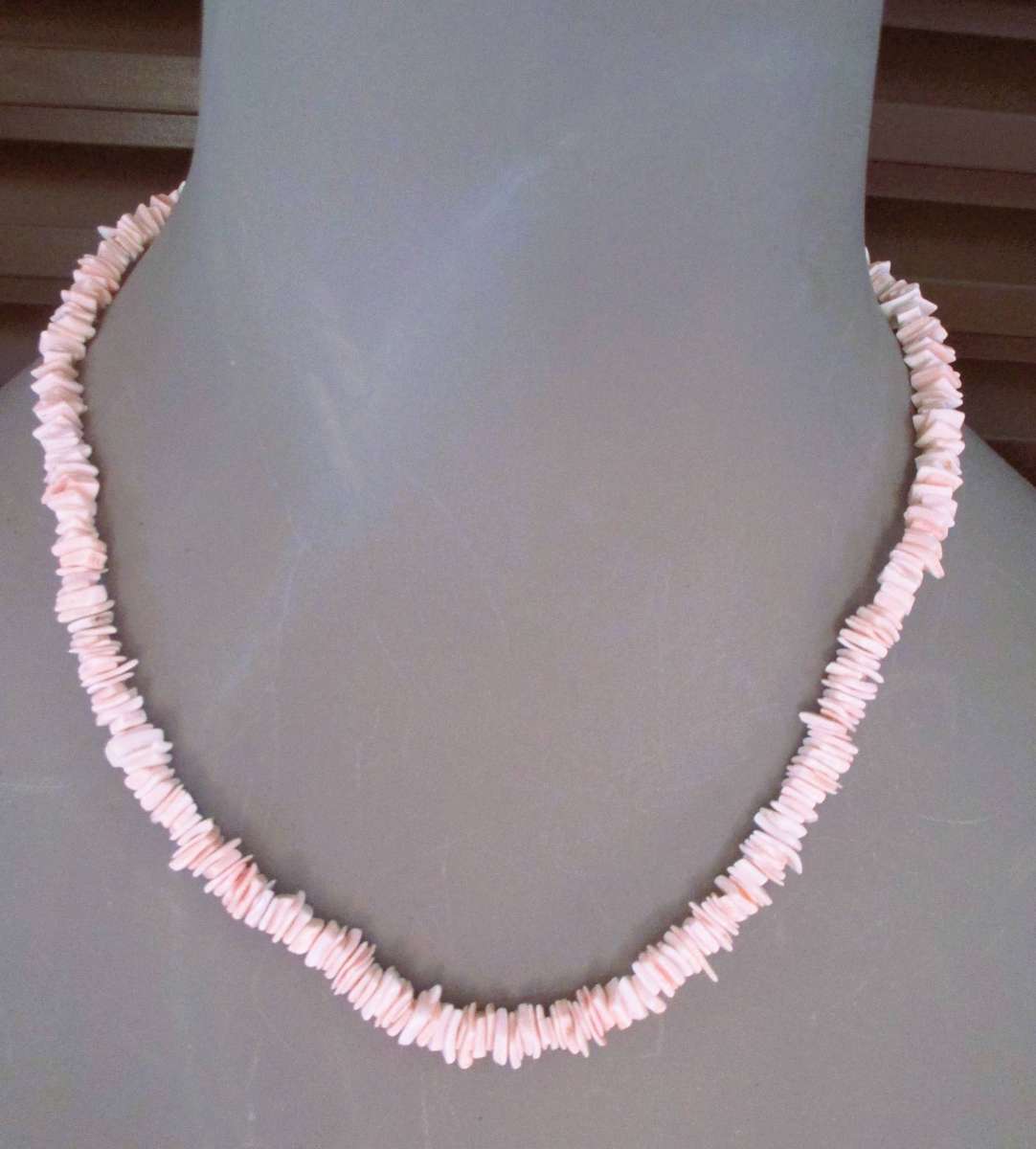 Vintage very light pink Coral Chip Bead Necklace 40cm