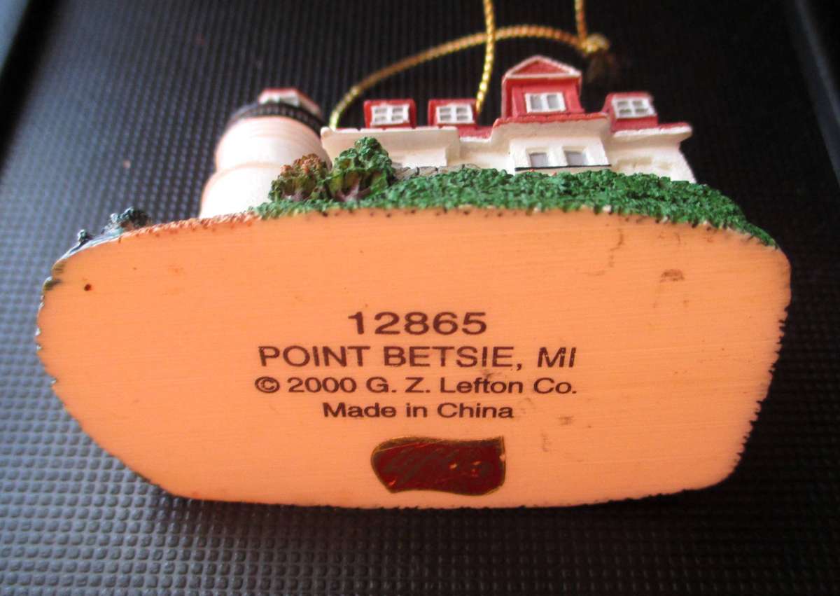Lefton Historic American Lighthouse Figurine Point Betsie Frankfort 2000, 12865.