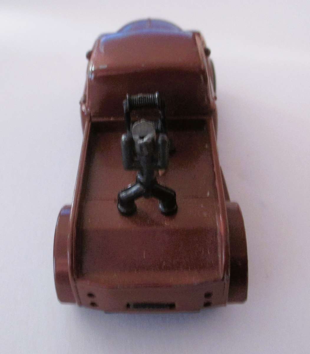 1953 chevy step side tow truck toy model car, note crane broke off. 1/64