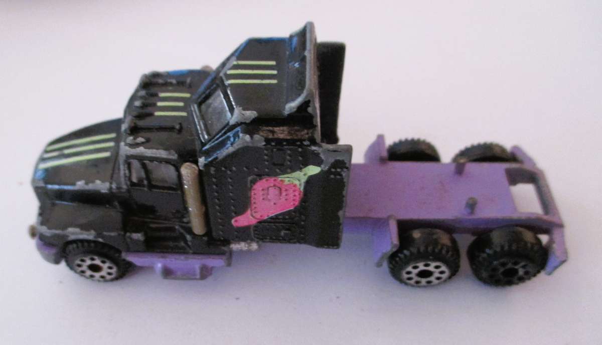 1991 Toys R Us Fast Lane HOT SAUCE Kenworth Tactor only, No Trailer HO 1/87