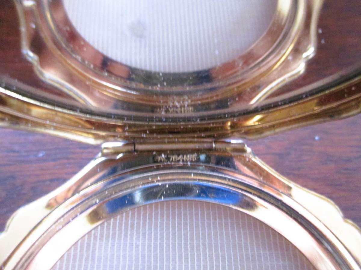 Vintage Stratton Yellow Rose Decorated Make-Up Powder Mirror Compact, Lovely item