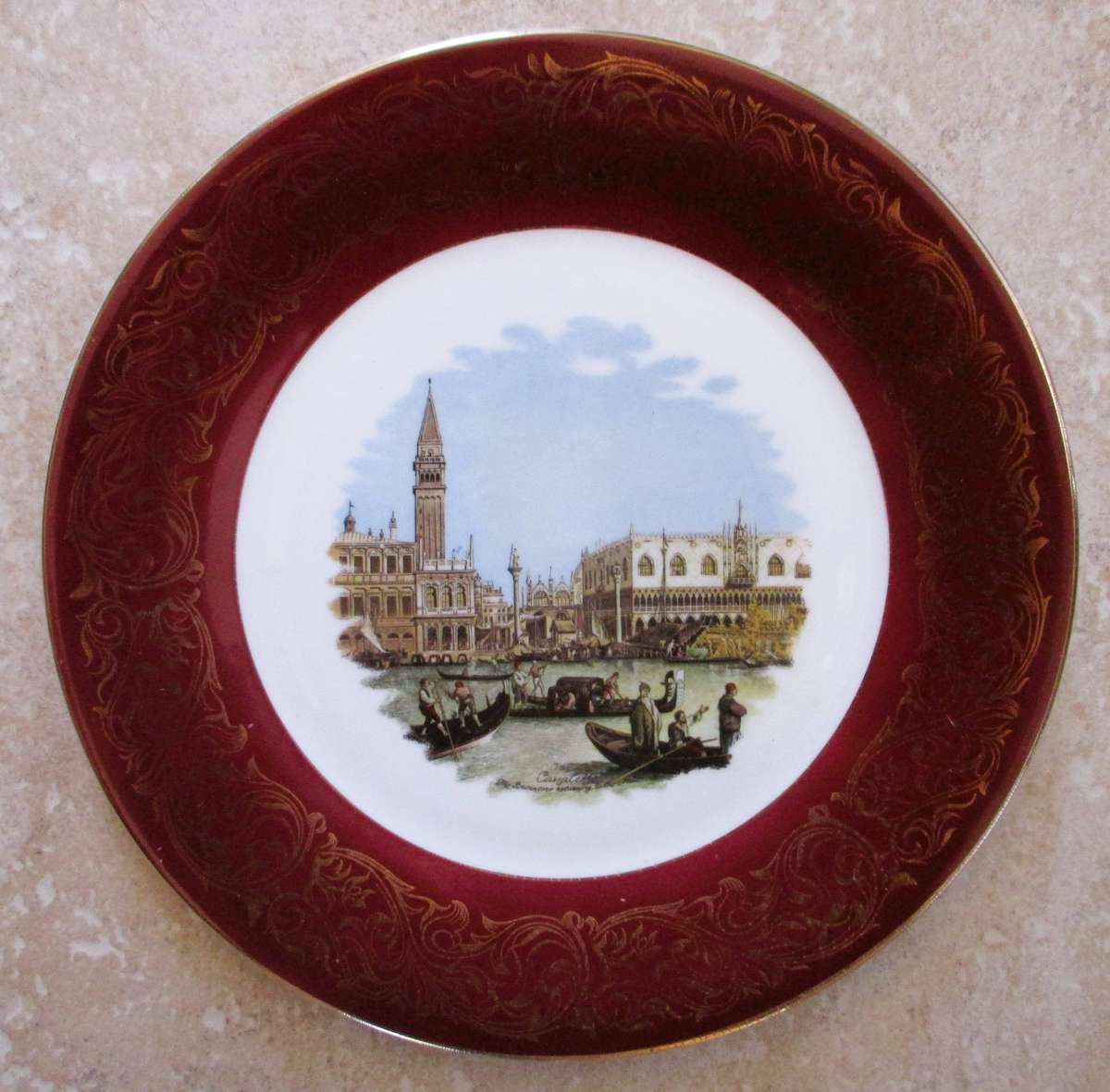 Vintage decorative souvenir plate with panoramic view of Venice, hanging plate, 28cm diameter.