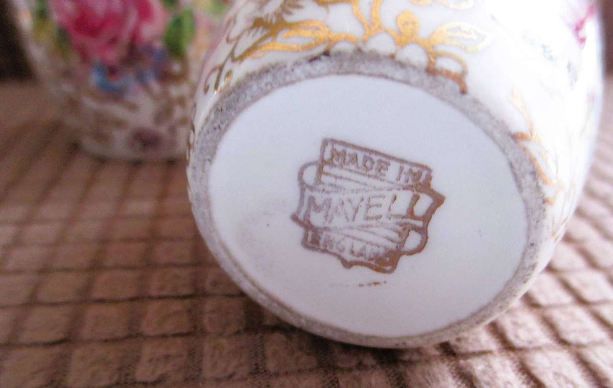 Vintage Mayell England Cruet Set. Very dainty.