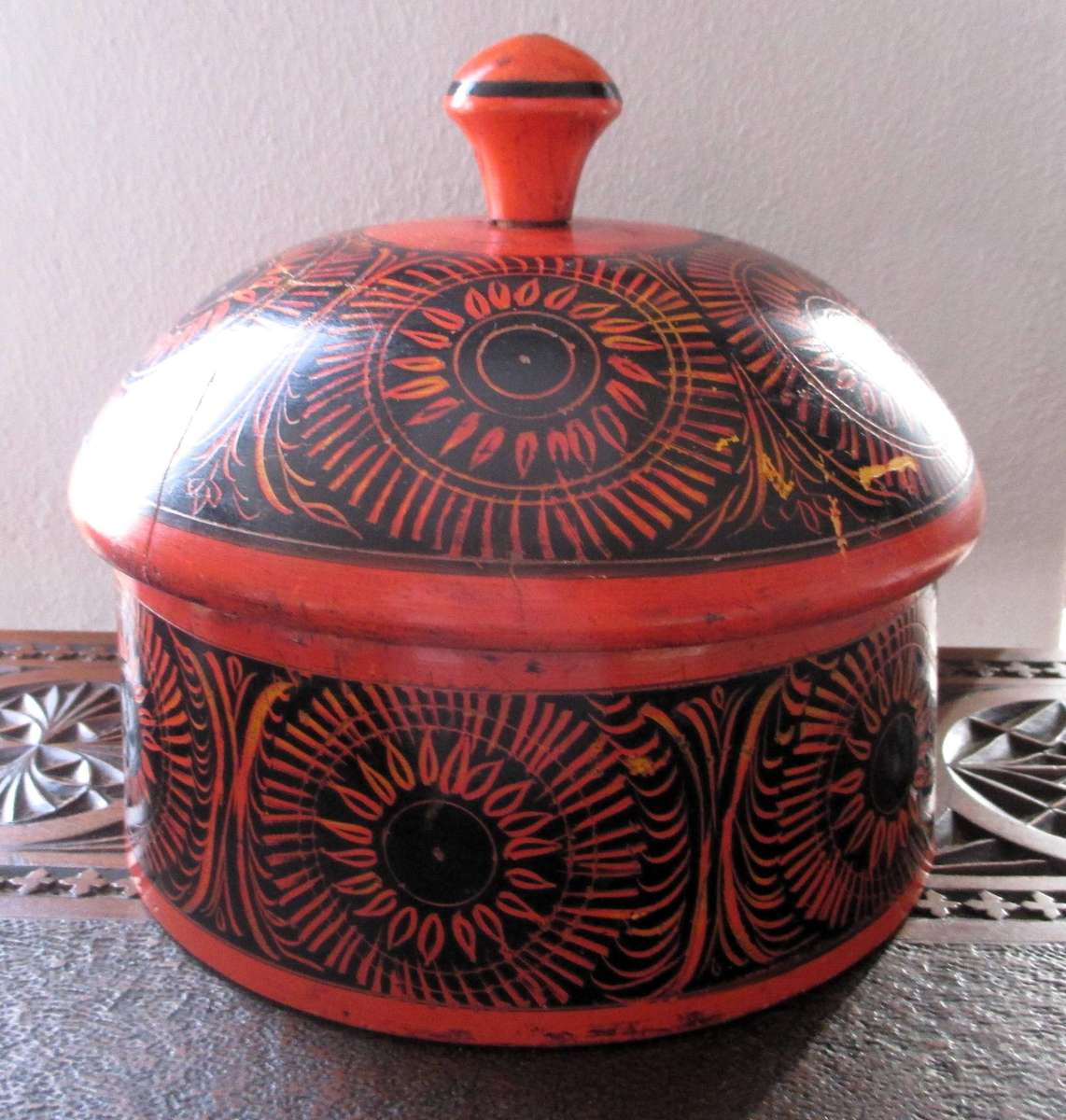 Vintage Wooden Spice Box Middle Eastern Rosewood Painted Lacquered Round, 15cm diameter.