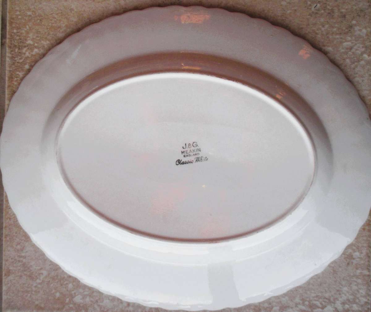 Vintage J&G Meakin classic white oval Platter. 35 x 28cm small chop under rimm, not visible