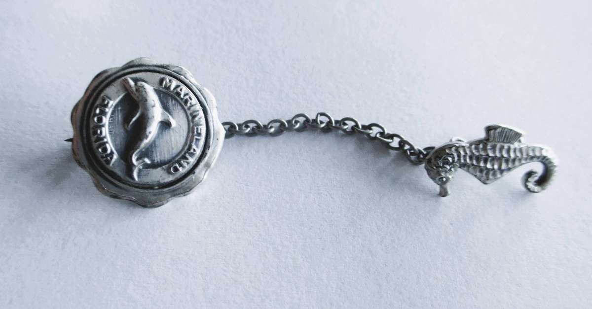 vintage Marineland Florida souvenir tie tack