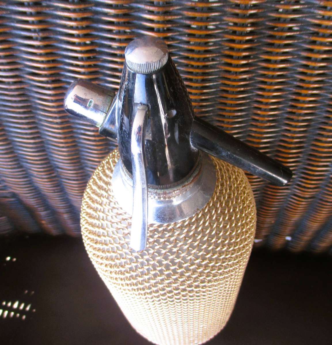 1930's SODA SELTZER SIPHON GLASS BOTTLE WITH MESH WIRE N.Y. & CZECHOSLOVAKIA