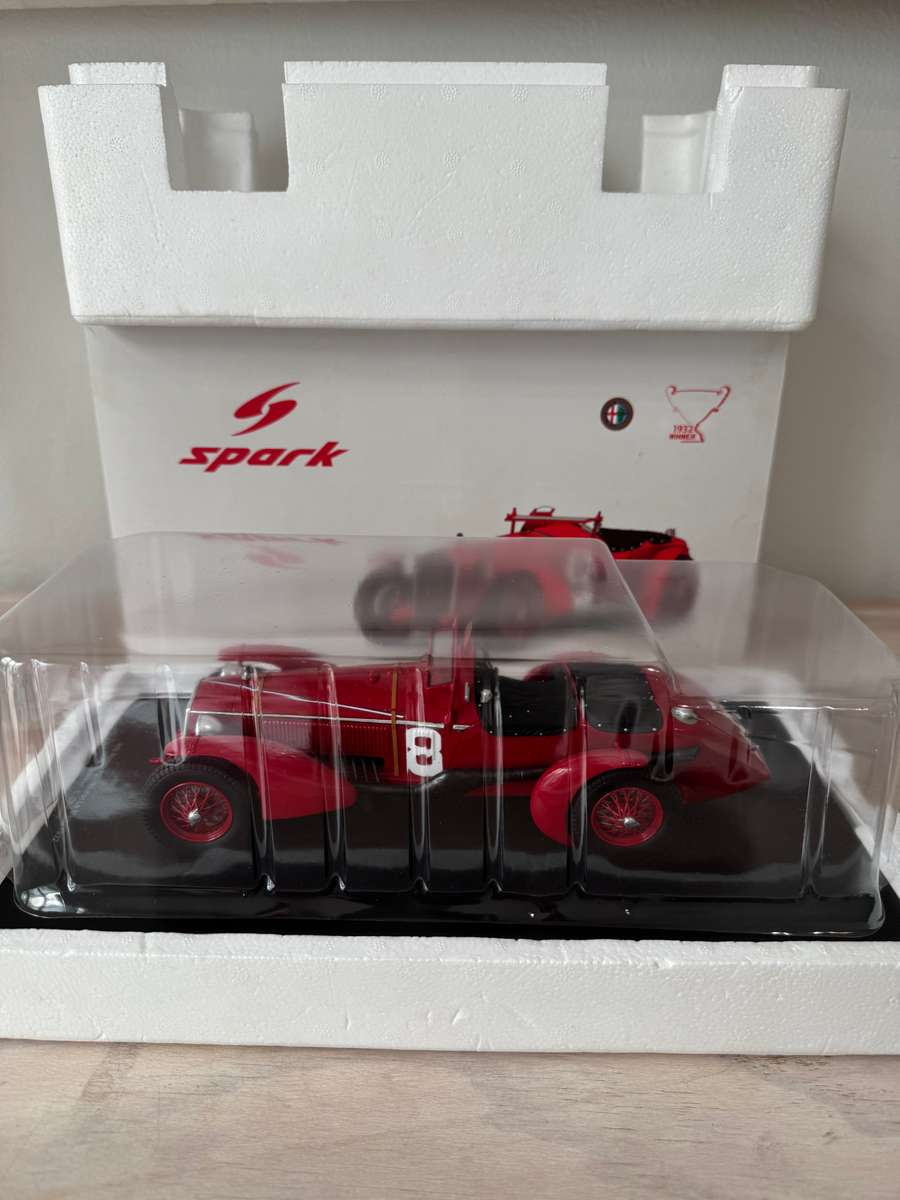 Collectible Spark Alfa Romeo 8C No.8 Le Mans Winner Model