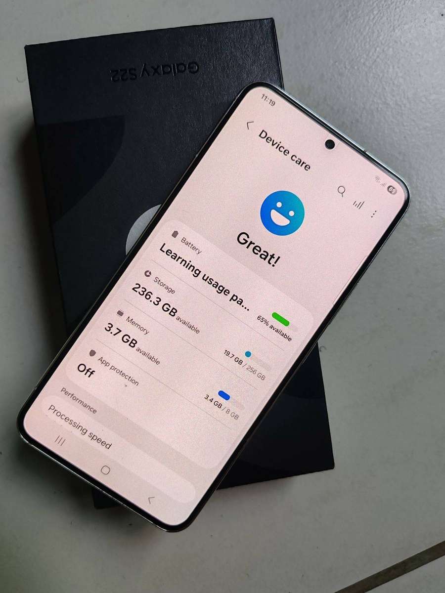 Samsung Galaxy S22 5G 256GB Phantom White