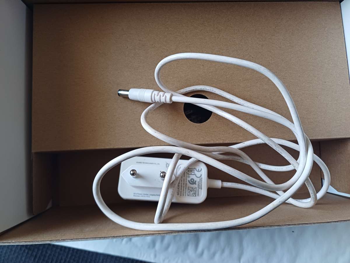 Huawei 4G Router 2 Pro - Accepts SIM Card