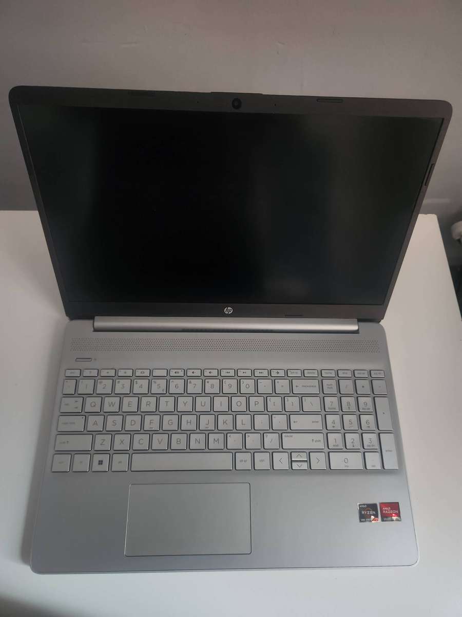 HP 15s-eq2015ni Laptop Ryzen 7 5700U 8GB RAM 512GB SSD