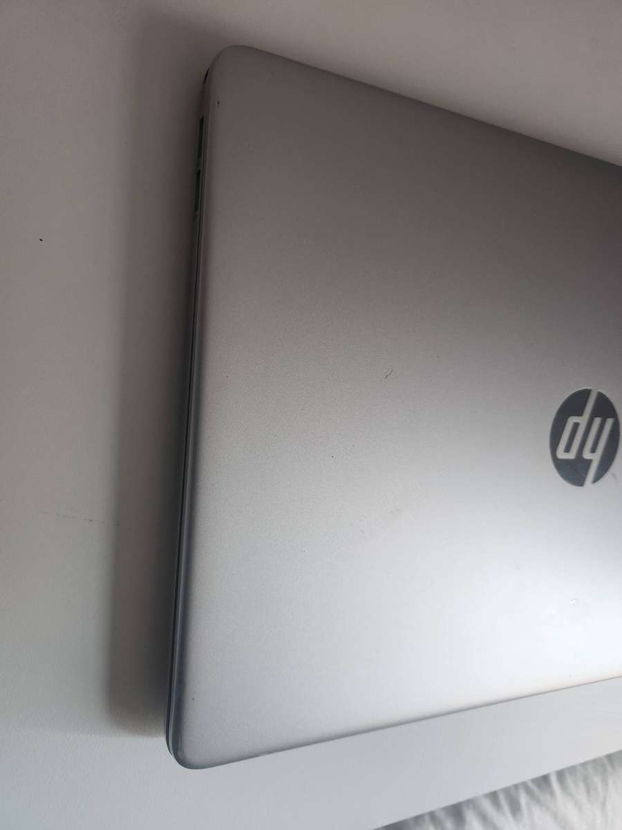 HP 15s-eq2015ni Laptop Ryzen 7 5700U 8GB RAM 512GB SSD