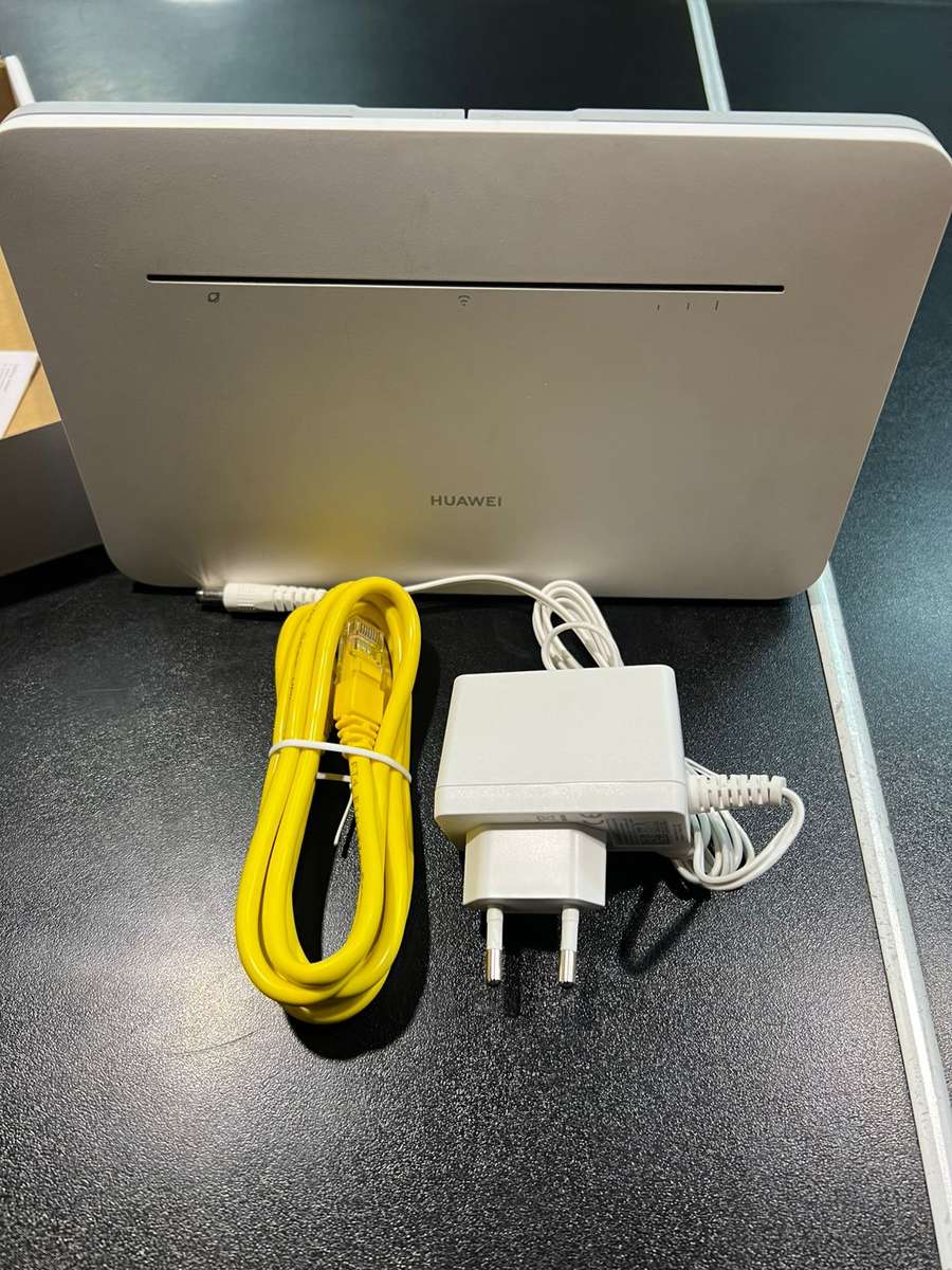 HUAWEI 4G CPE 3 LTE Wi-Fi Router - Accepts SIM Card