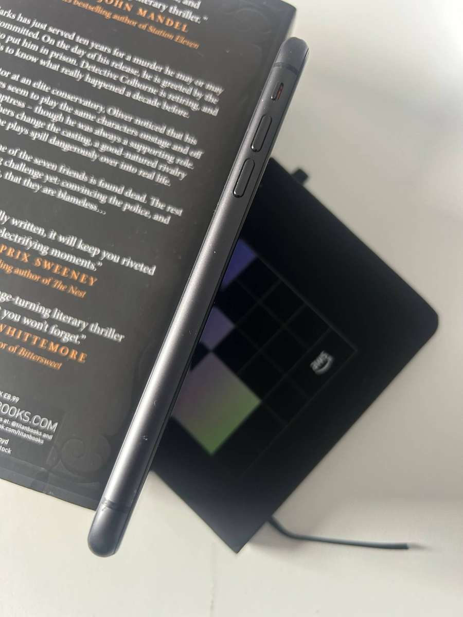 iPhone 11 64GB Black
