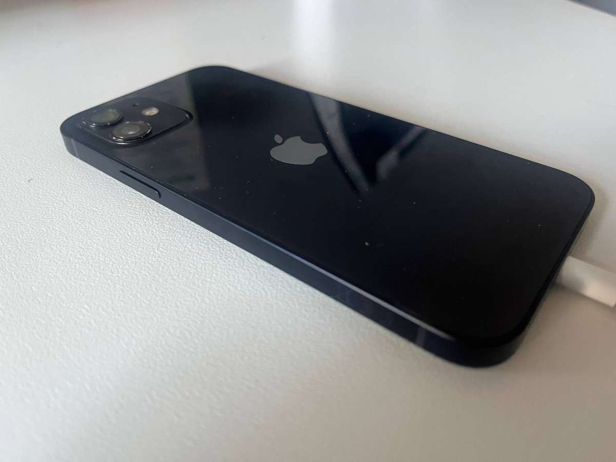 iPhone 12 64GB Black