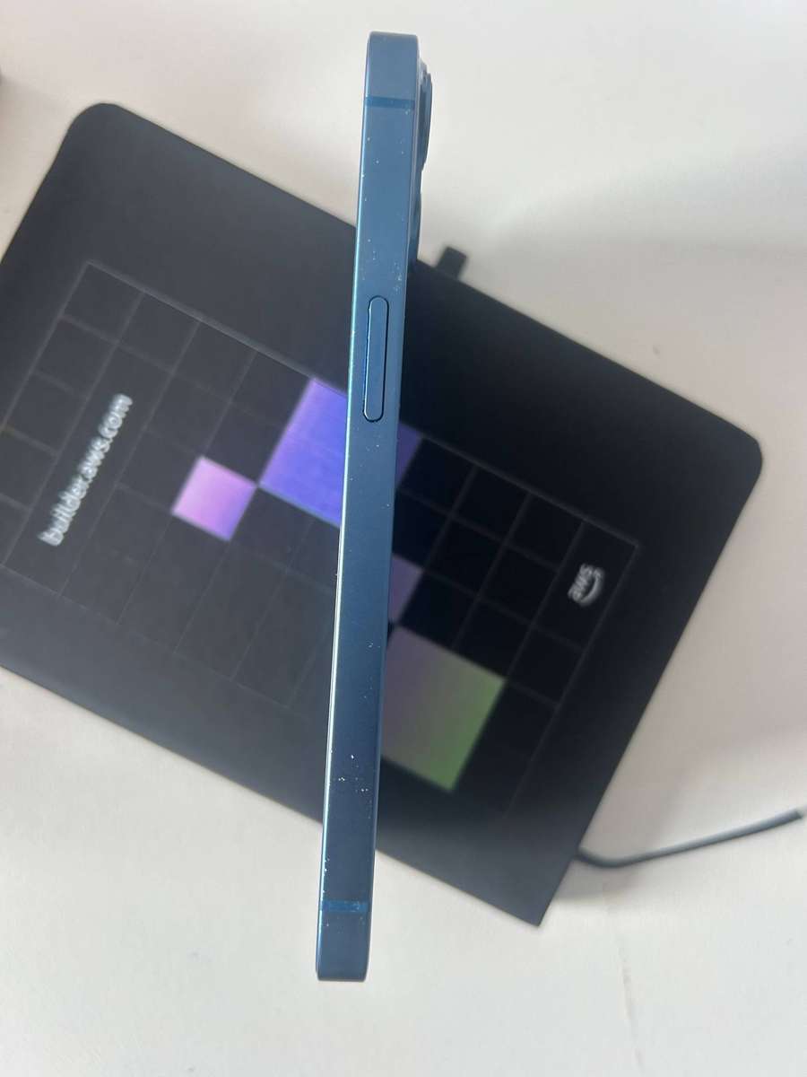 iPhone 13 128GB Blue