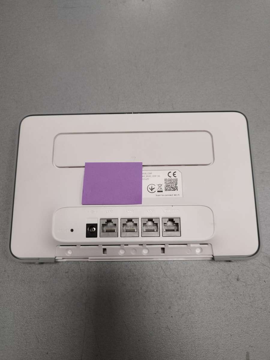 HUAWEI 4G CPE 3 LTE Wi-Fi Router - Accepts SIM Card