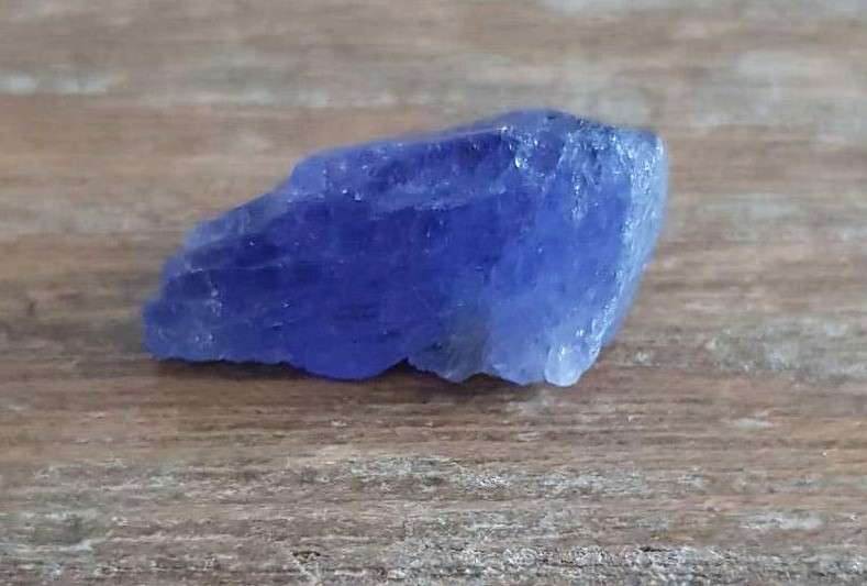 TANZANITE 14.77Cts. NATURAL VIOLET BLUE  ROUGH
