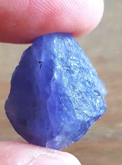 TANZANITE 67.22Cts. NATURAL VIOLET BLUE  ROUGH