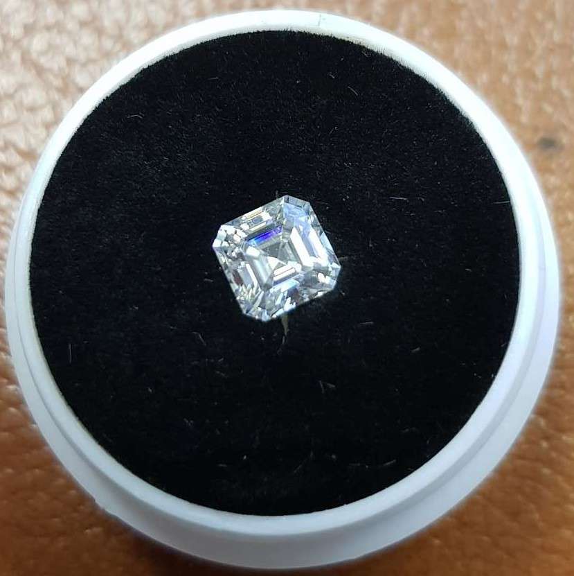 0.80CT  MOISSANITE ASSCHER CUT VVSI D BRILLIANT CUT** IGIC CERTIFICATE**