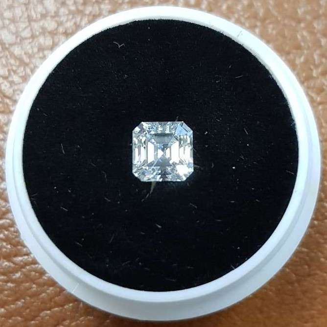 0.80CT  MOISSANITE ASSCHER CUT VVSI D BRILLIANT CUT** IGIC CERTIFICATE**