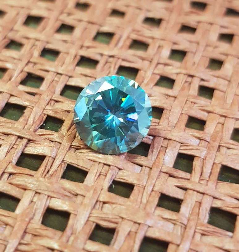 3.46ct MOISSANITE ROUND  **PEACOCK BLUE** VVS1  COLOUR  LOOSE GEM