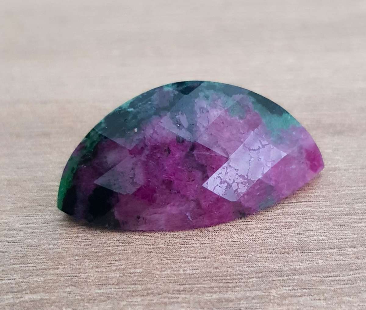 33.44Ct. Ruby In ZOISITE HUGE UNHEATED Precious Gem