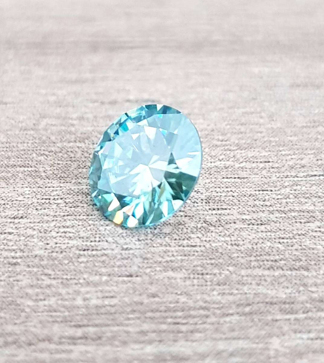 1Cts MOISSANITE Light Blue VVSI  6.5mmROUND **GRA Certified **BRILLIANT CUT