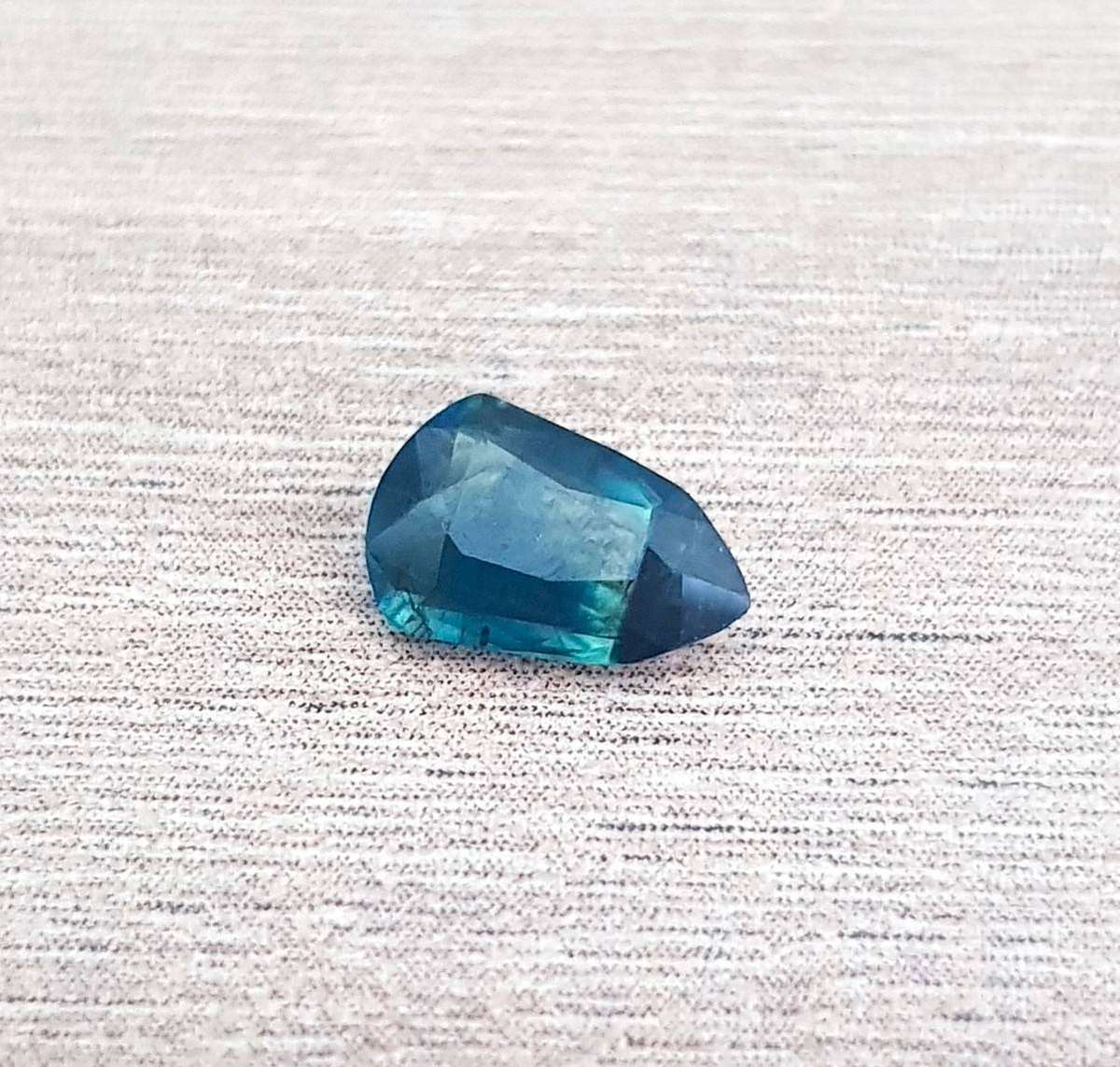 0.81ct  Green Blue Sapphire Fancy 7.5x5mm VS - Heated Australia Gemstone