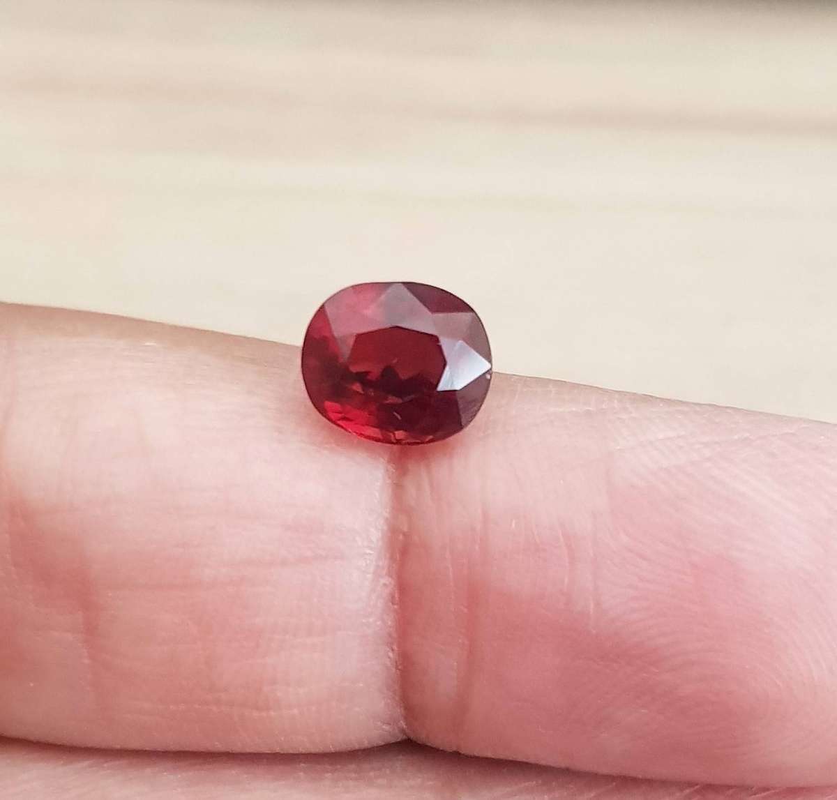 2.93ct Purplish Pink Rhodolite Garnet  8.3x7mm Oval Natural  - Madagascar Gem