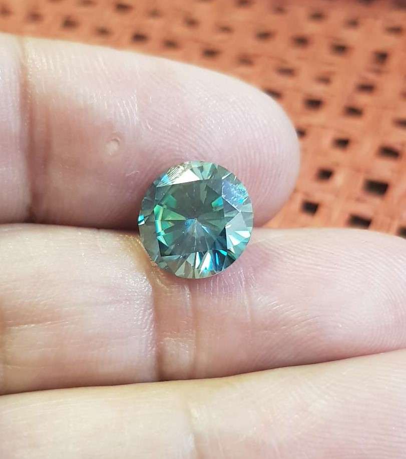 3.46ct MOISSANITE ROUND  **PEACOCK BLUE** VVS1  COLOUR  LOOSE GEM