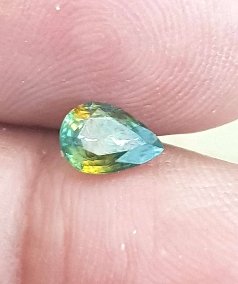 0.78ct.SAPPHIRE MULTI COLOR PEAR SHAPE 7x5mm.AUSTRALIA UNHEATED GEMSTONE