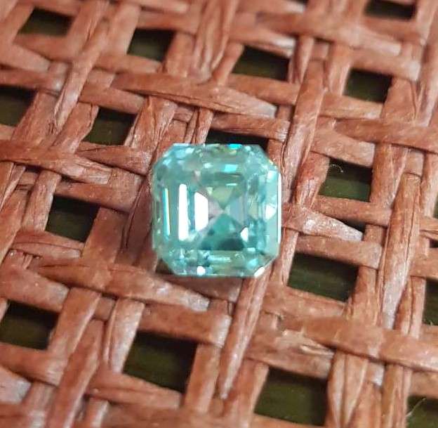 1.80CT  MOISSANITE GREEN ASSCHER CUT VVSI  BRILLIANT CUT
