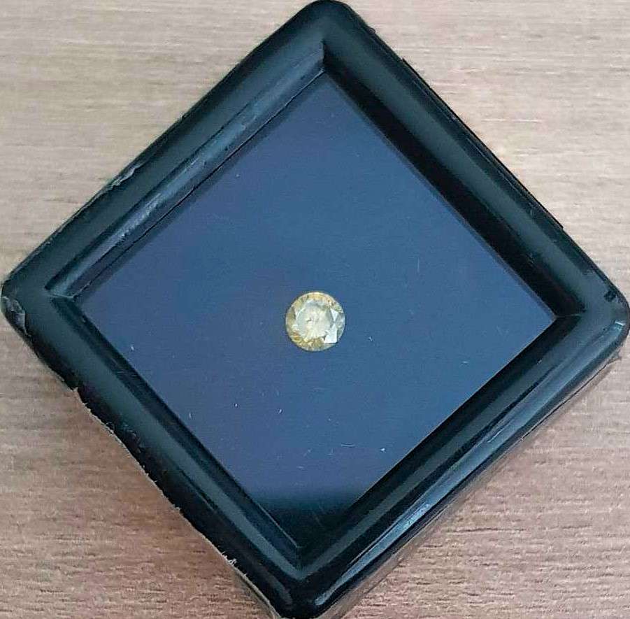 0.23cts  Diamond Round Cut  Vivid Gloden  Yellow Colour I1 Loose Natural Diamond CERTIFIED