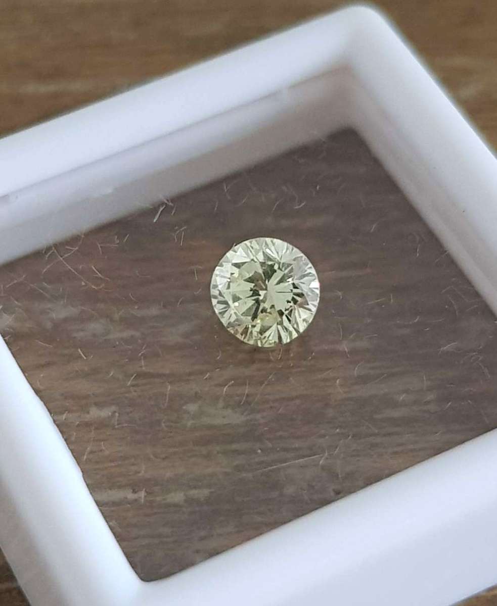 0.52cts Diamond Round Cut VS1 / Fancy Yellow**Certified**