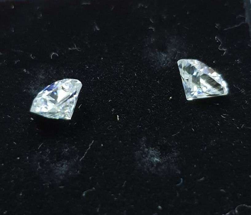 2.00CT  MOISSANITE  CUSHION CUT VVSI D BRILLIANT CUT**PAIR**