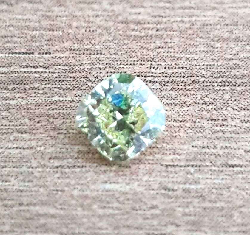 0.50cts Diamond Cushion Cut **Certified**Fancy Vivid Yellow VS1