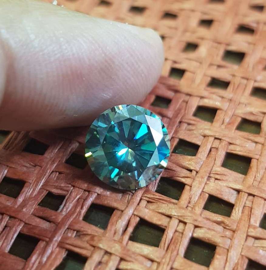 3.46ct MOISSANITE ROUND  **PEACOCK BLUE** VVS1  COLOUR  LOOSE GEM