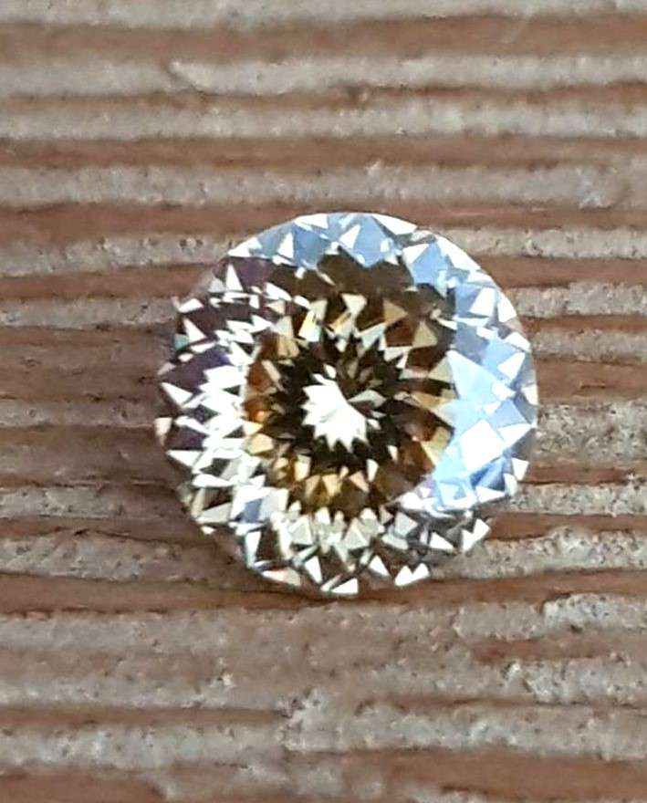 Champagne Moissanite 1Ct  **100 Facetted Cut** VVSI  ROUND **GRA Certified **BRILLIANT CUT