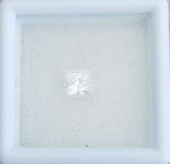0.71Cts  DIAMOND PRINCESS CUT**CERTIFIED** SI1 NATURAL