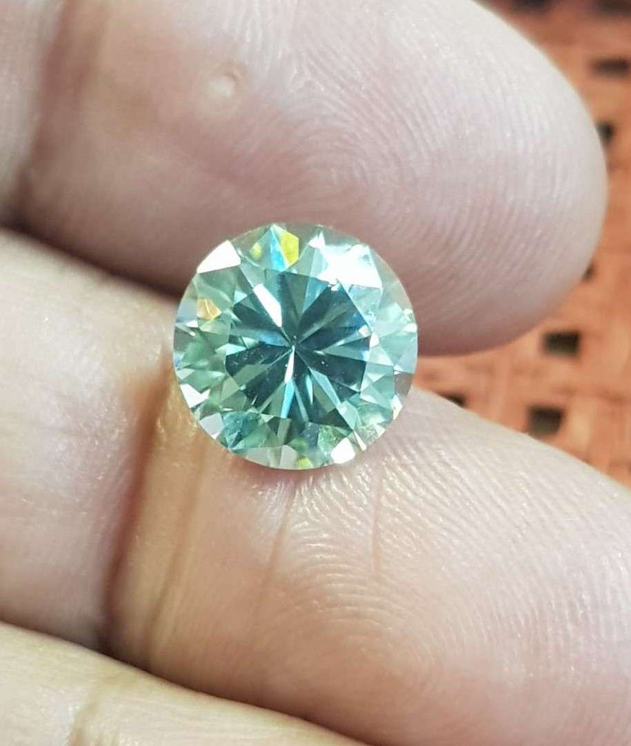 3.33ct  Moissanite VVS1  Green Round Excellent Cut Loose