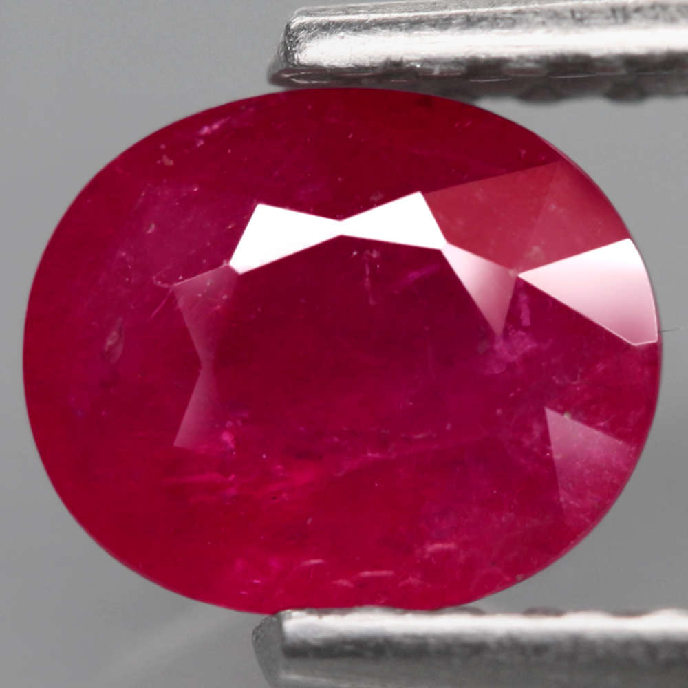 0.88Ct. Ruby Pinkish Red Oval Tanzania Ravishing For Your Jewelry!Normal Heated