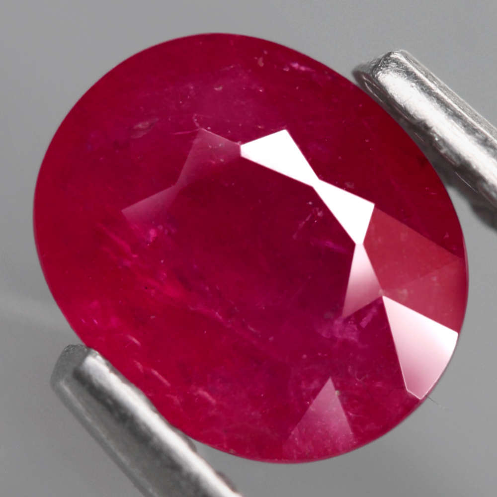 0.88Ct. Ruby Pinkish Red Oval Tanzania Ravishing For Your Jewelry!Normal Heated